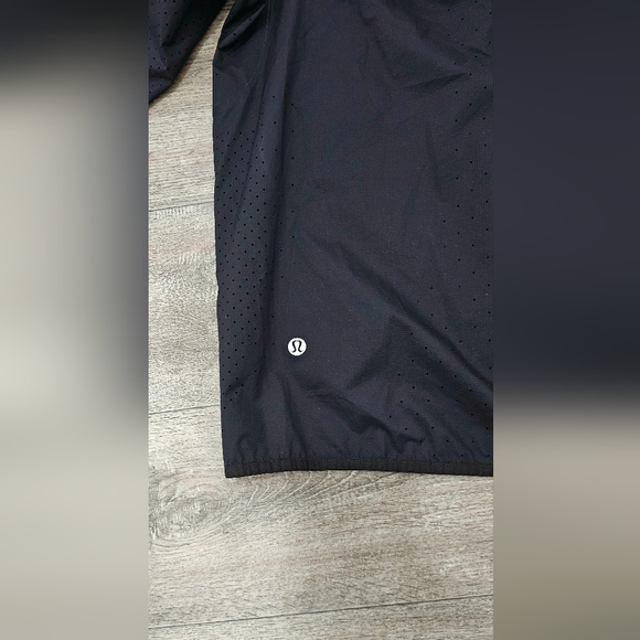 Lululemon "Like The Windshell" Jacket Size 4 - Picture 9 of 10